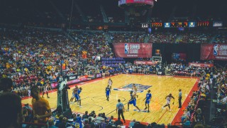 拜仁高层表态引热议，哈曼直言过早续约凯恩或成更衣室隐患