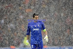 弗拉格准三双徒留遗憾 爵士末节鏖战险胜独行侠终结连败